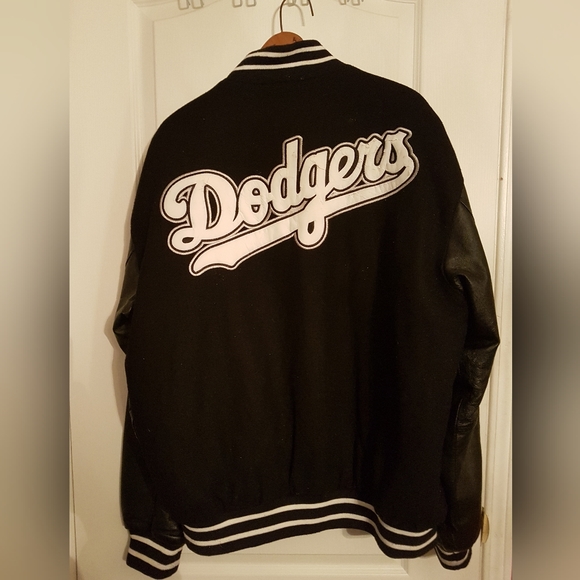 JH Design Group Reversible black LA Dodgers varsity jacket. - Picture 2 of 9